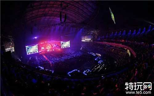 马竞与埃因霍温红白球衣有何区别？西蒙尼：你这是废话