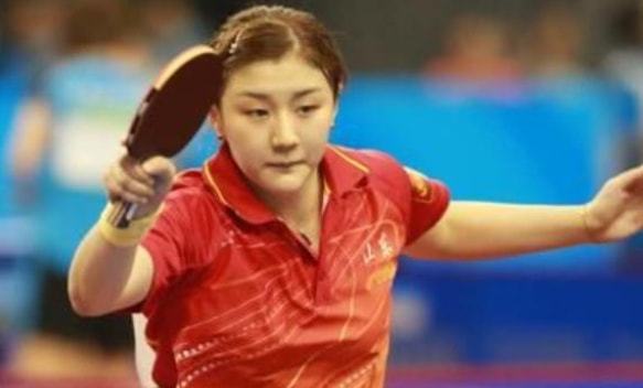 U22国家队走进成都实验小学西区分校，黄博文、于大宝等人与师生互动